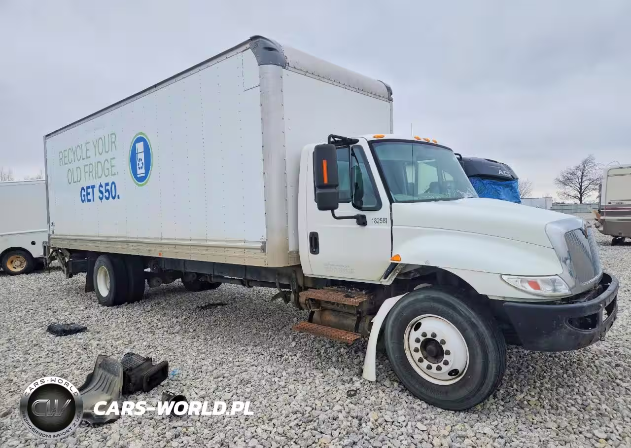 2018 International 4300 Box Truck