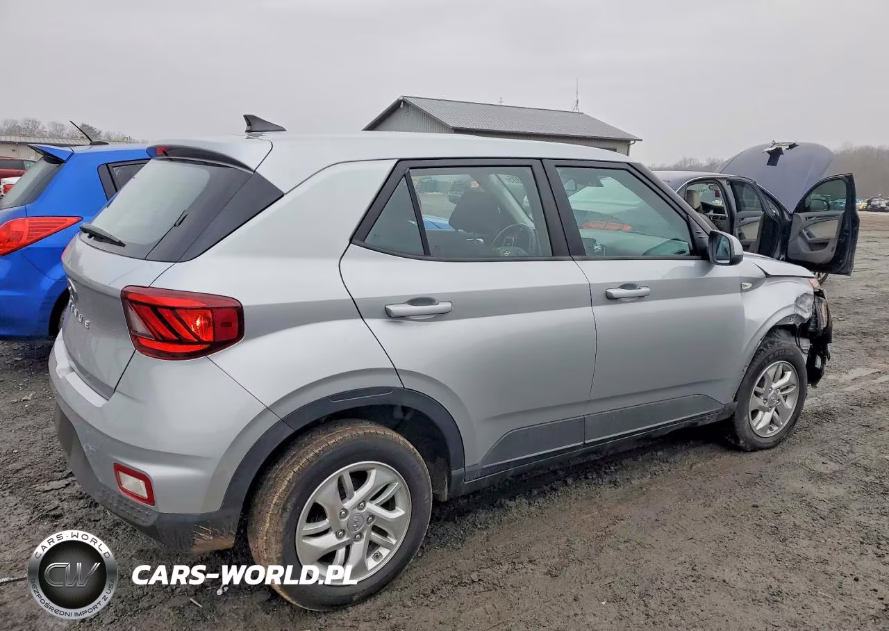 2021 Hyundai Venue Se VIN:KMHRB8A39MU068347 - 3