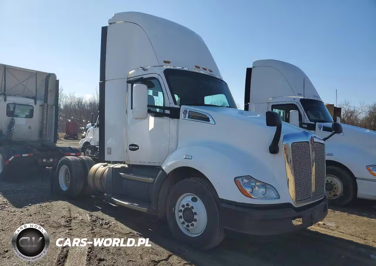 2016 Kenworth T680 Semi Truck