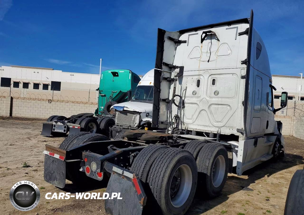 2018 Freightliner Cascadia 126 VIN:3AKJHHFG9JSJJ1479 - 4