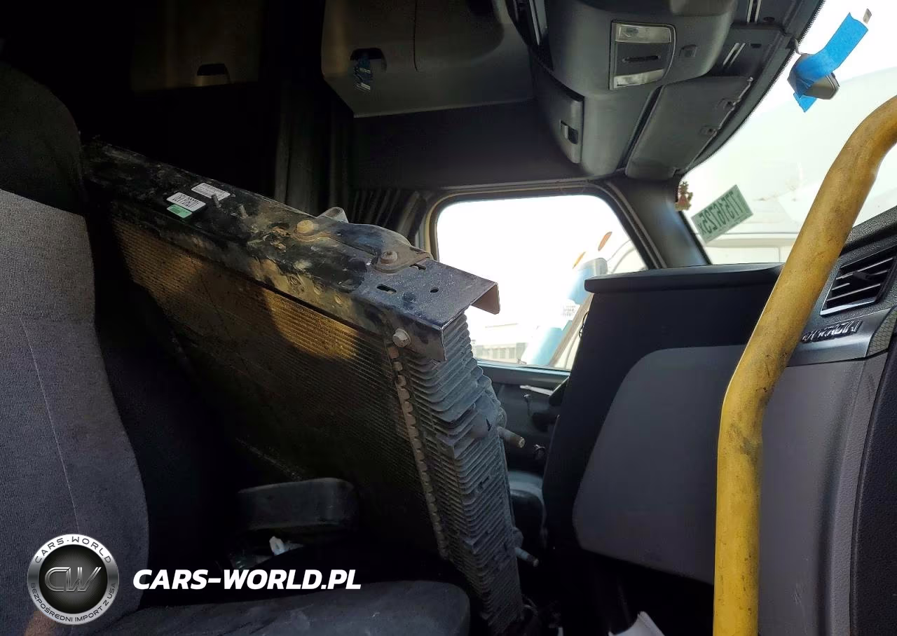 2018 Freightliner Cascadia 126 VIN:3AKJHHFG9JSJJ1479 - 5