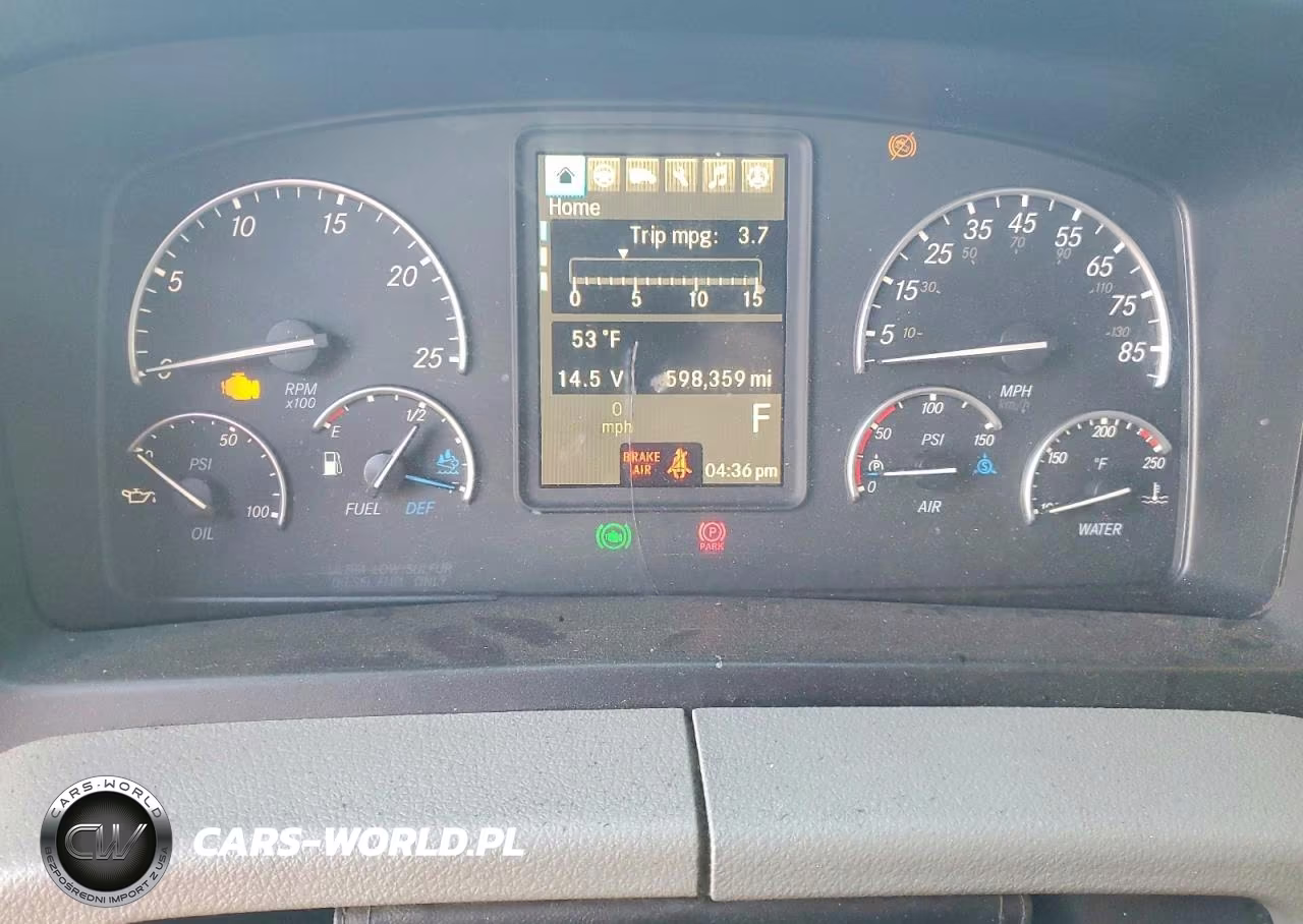 2018 Freightliner Cascadia 126 VIN:3AKJHHFG9JSJJ1479 - 8