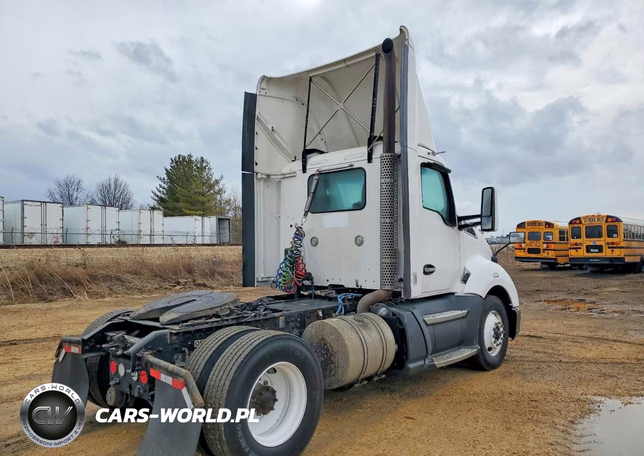 2016 Kenworth T680 Semi Truck VIN:1XKYA48X7GJ496335 - 4