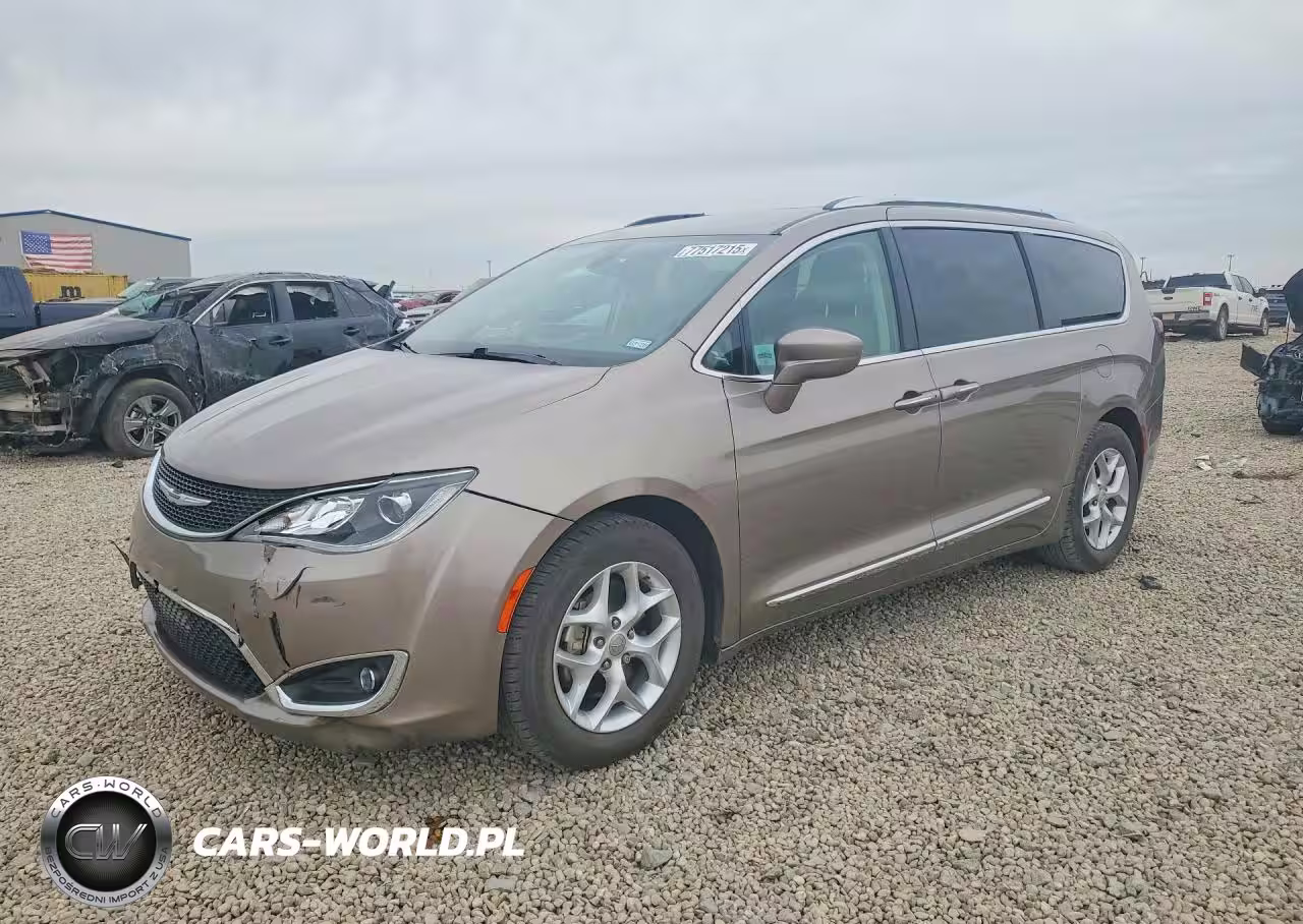2017 Chrysler Pacifica Touring L Plus