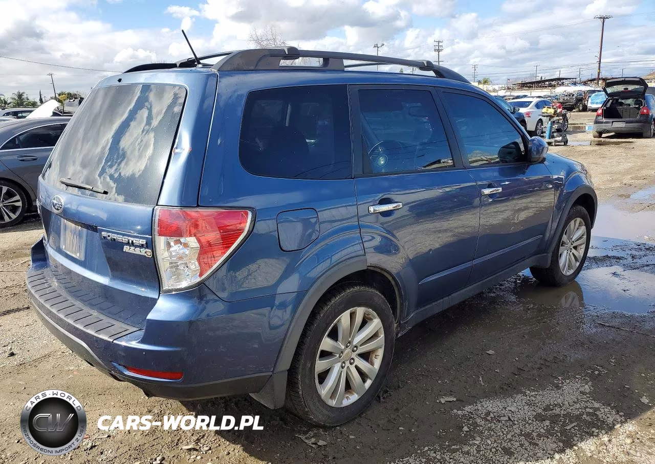 2011 Subaru Forester 2.5X Premium VIN:JF2SHADC5BH733579 - 3