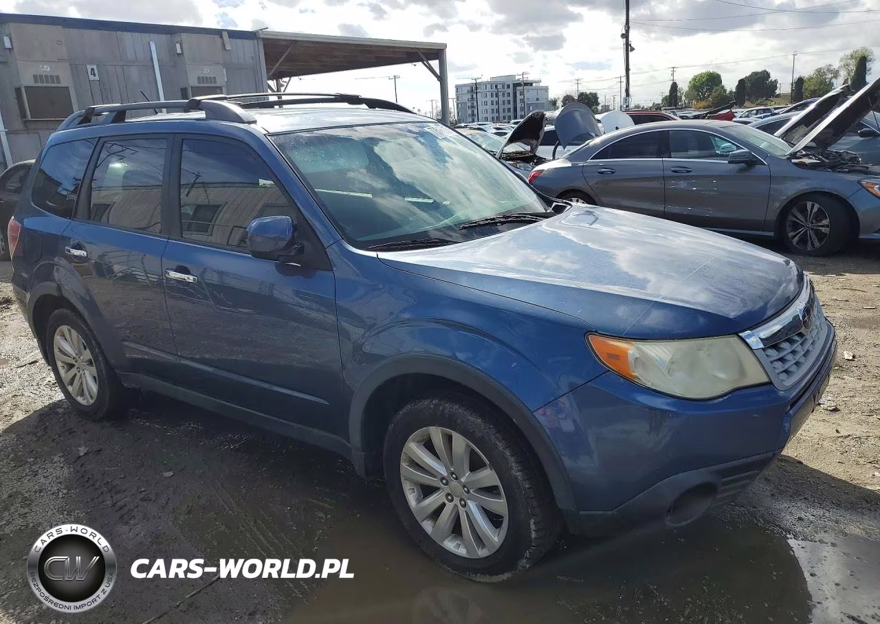 2011 Subaru Forester 2.5X Premium VIN:JF2SHADC5BH733579 - 4