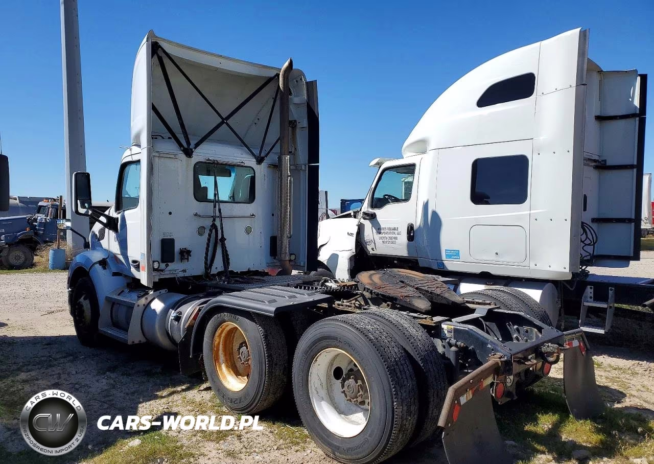 2017 Peterbilt 579 VIN:1XPBD49X9HD430858 - 3