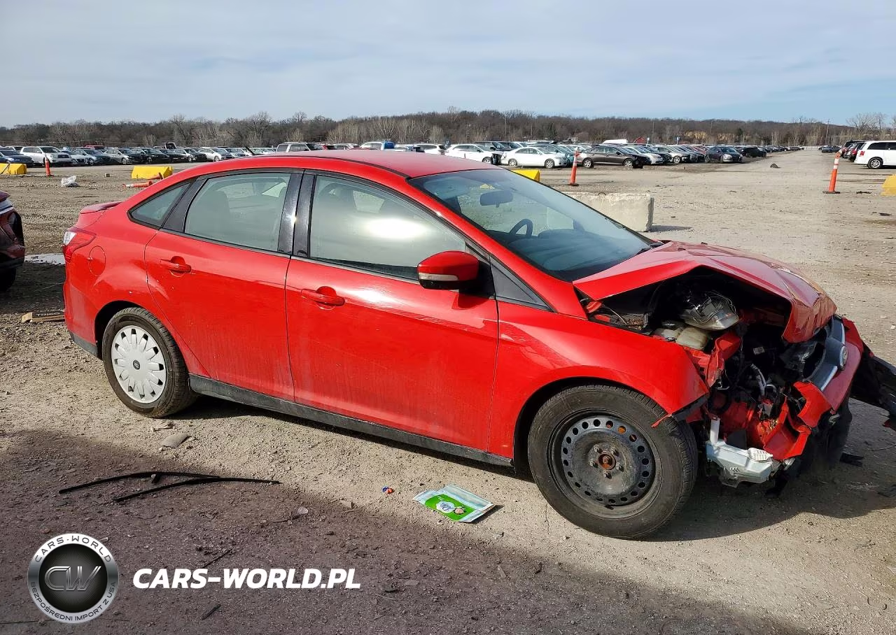 2013 Ford Focus Se VIN:1FADP3F20DL195681 - 4