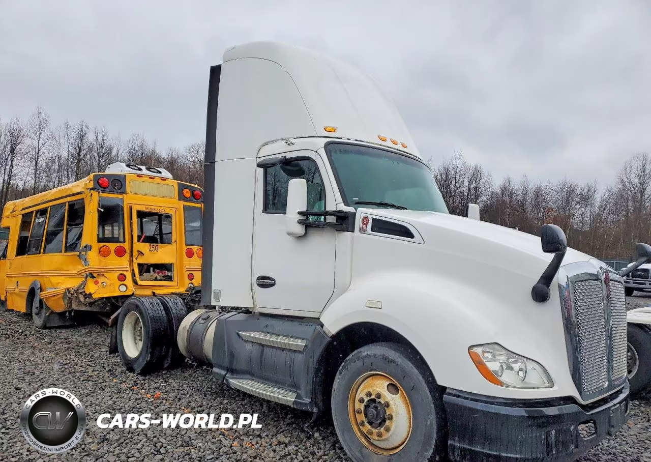 2016 Kenworth T680 Semi Truck