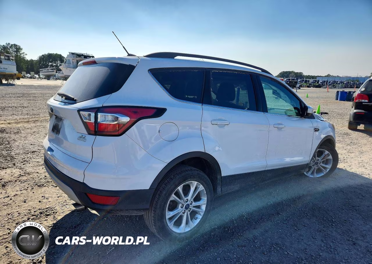 2017 Ford Escape Se VIN:1FMCU0GDXHUB73440 - 3
