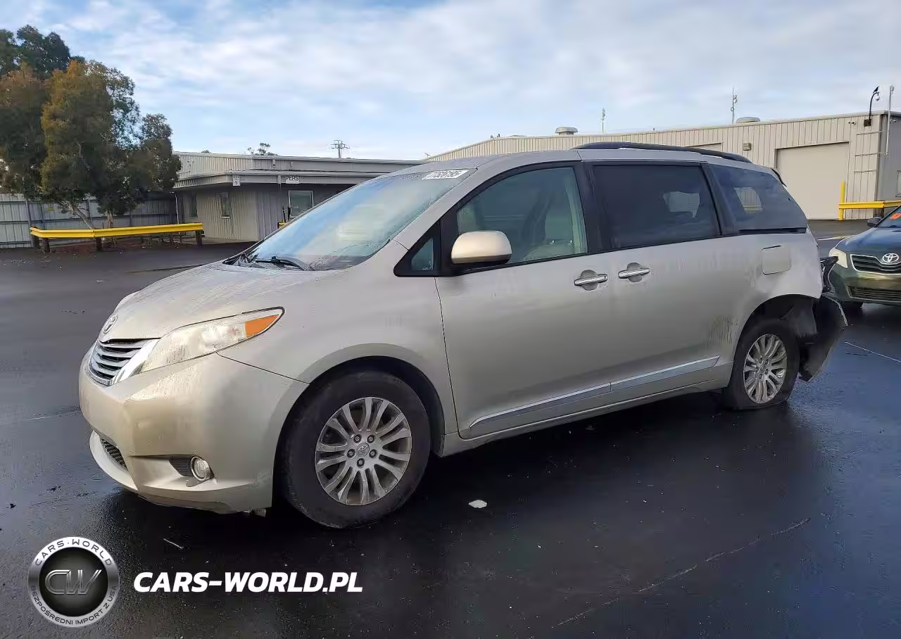 2015 Toyota Sienna Xle 8-Passenger