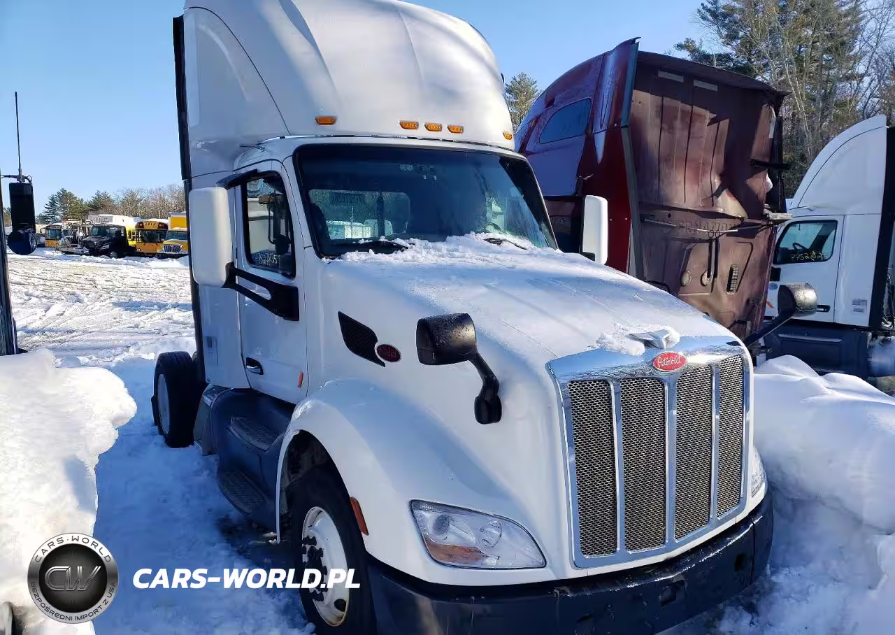 2017 Peterbilt 579 Semi Truck
