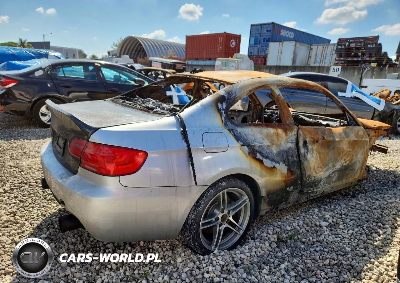 2011 BMW 335 Is VIN:WBAKG1C58BE618039 - 3