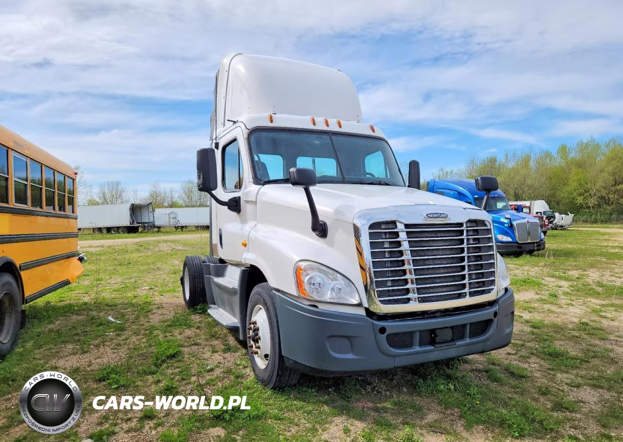 2016 Freightliner Cascadia 125 Semi Truck