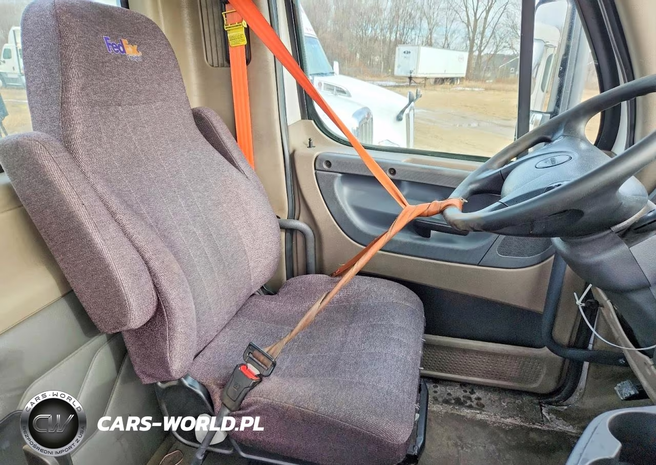 2016 Freightliner Cascadia 125 Semi Truck VIN:1FUBGEDV3GLHC5762 - 9