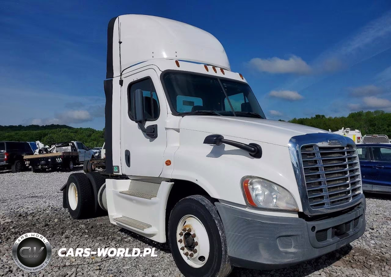 2014 Freightliner Cascadia Semi Truck