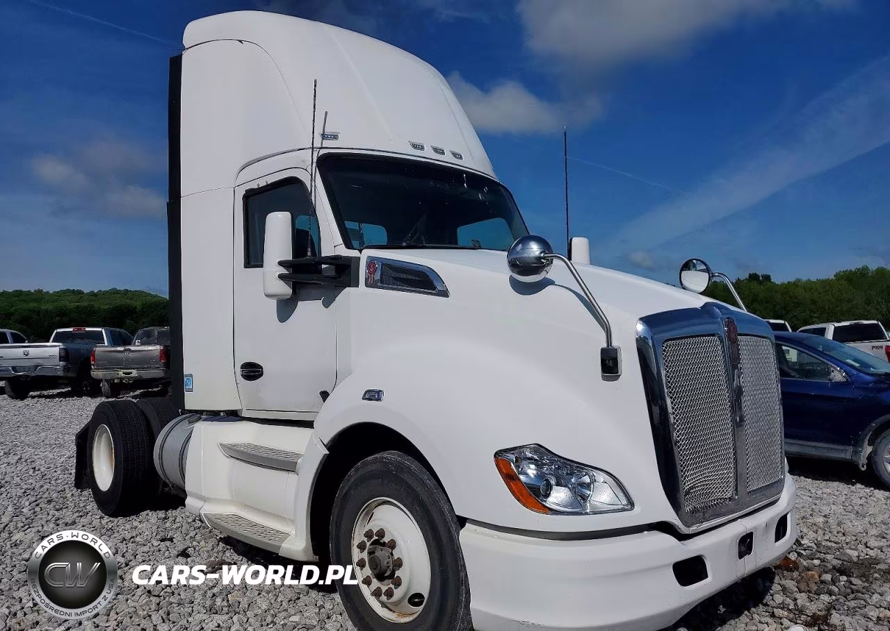 2015 Kenworth T680 Semi Truck