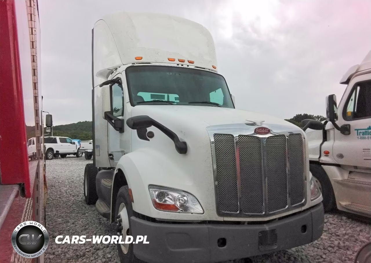2017 Pntw 579 - Semi Truck
