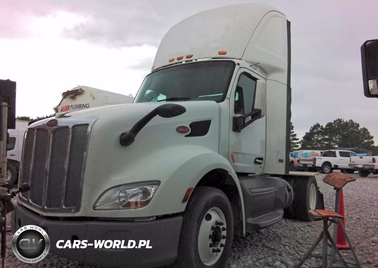 2017 Pntw 579 - Semi Truck VIN:1XPBA48XXHD409527 - 2