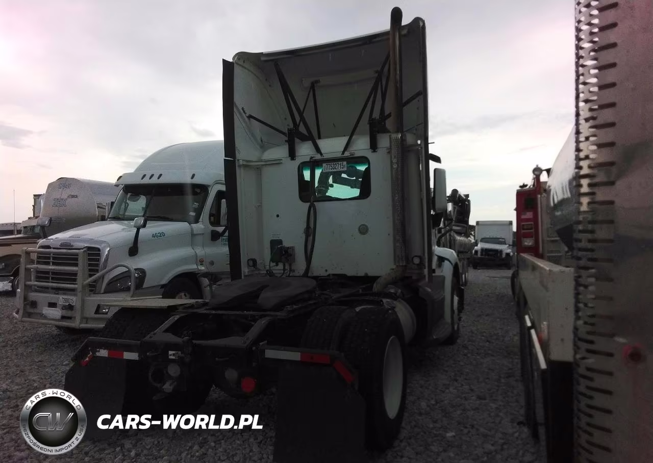 2017 Pntw 579 - Semi Truck VIN:1XPBA48XXHD409527 - 4