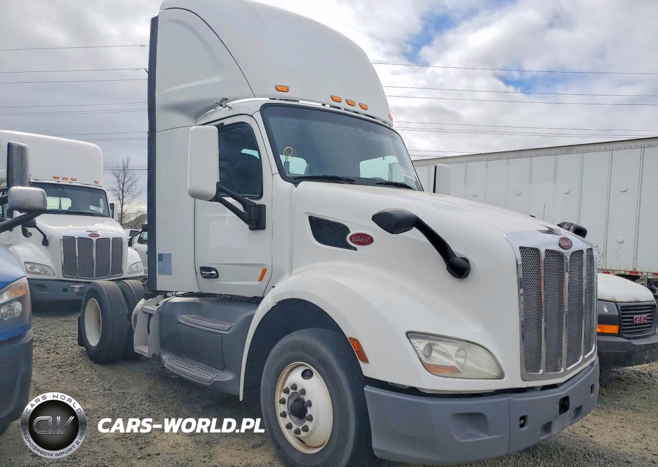 2018 Peterbilt 579 Semi Truck