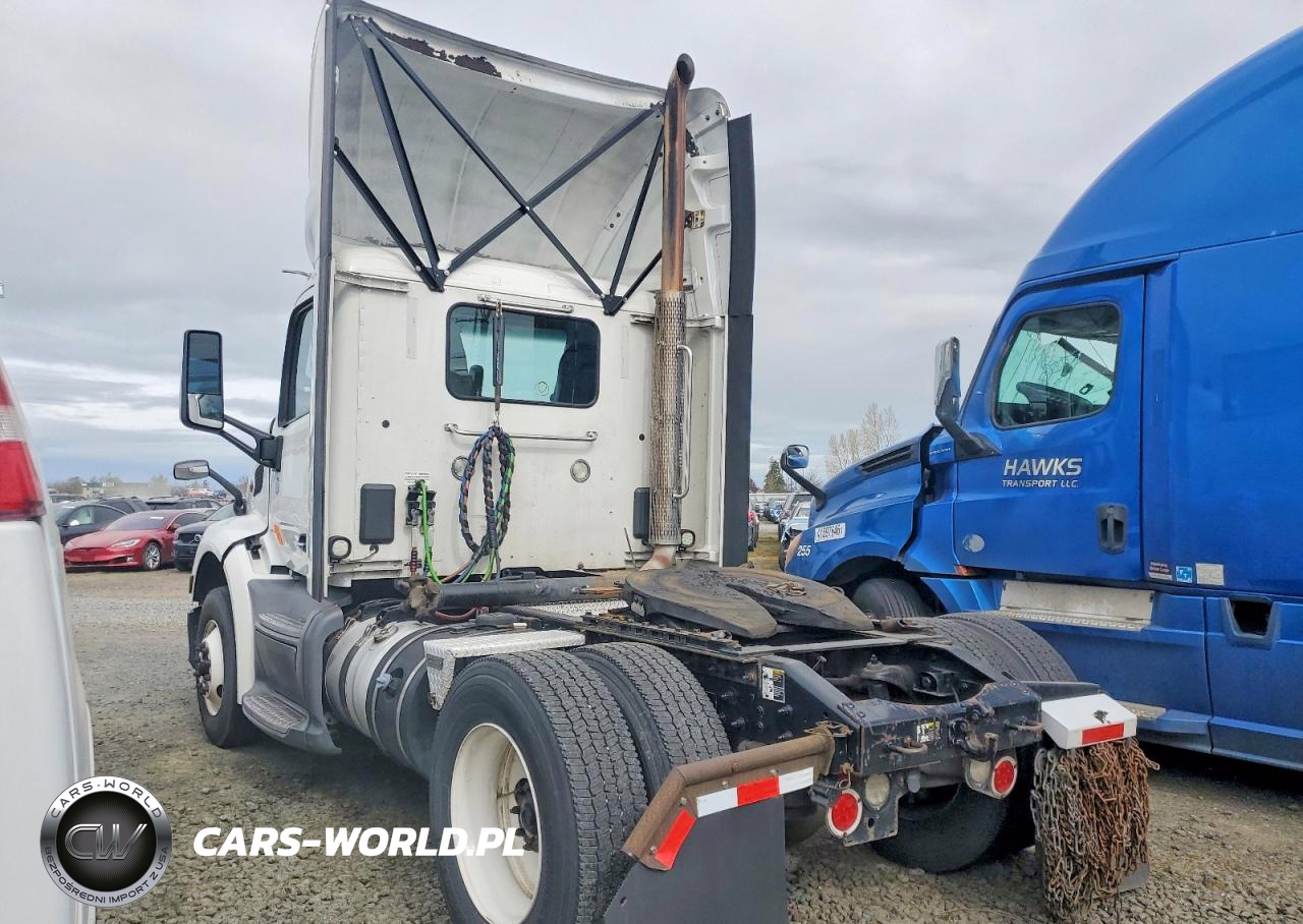 2018 Peterbilt 579 Semi Truck VIN:1XPBA48X6JD478334 - 3