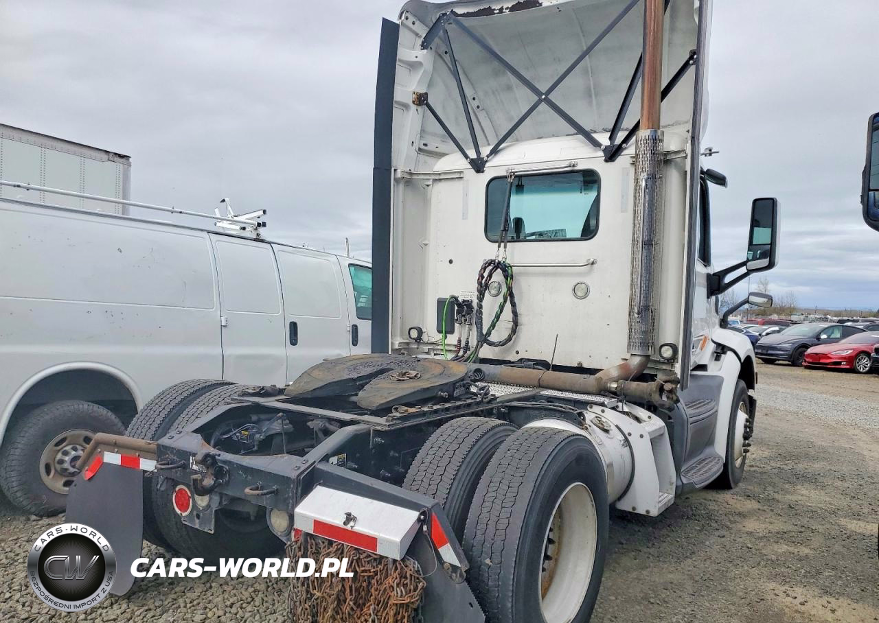 2018 Peterbilt 579 Semi Truck VIN:1XPBA48X6JD478334 - 4