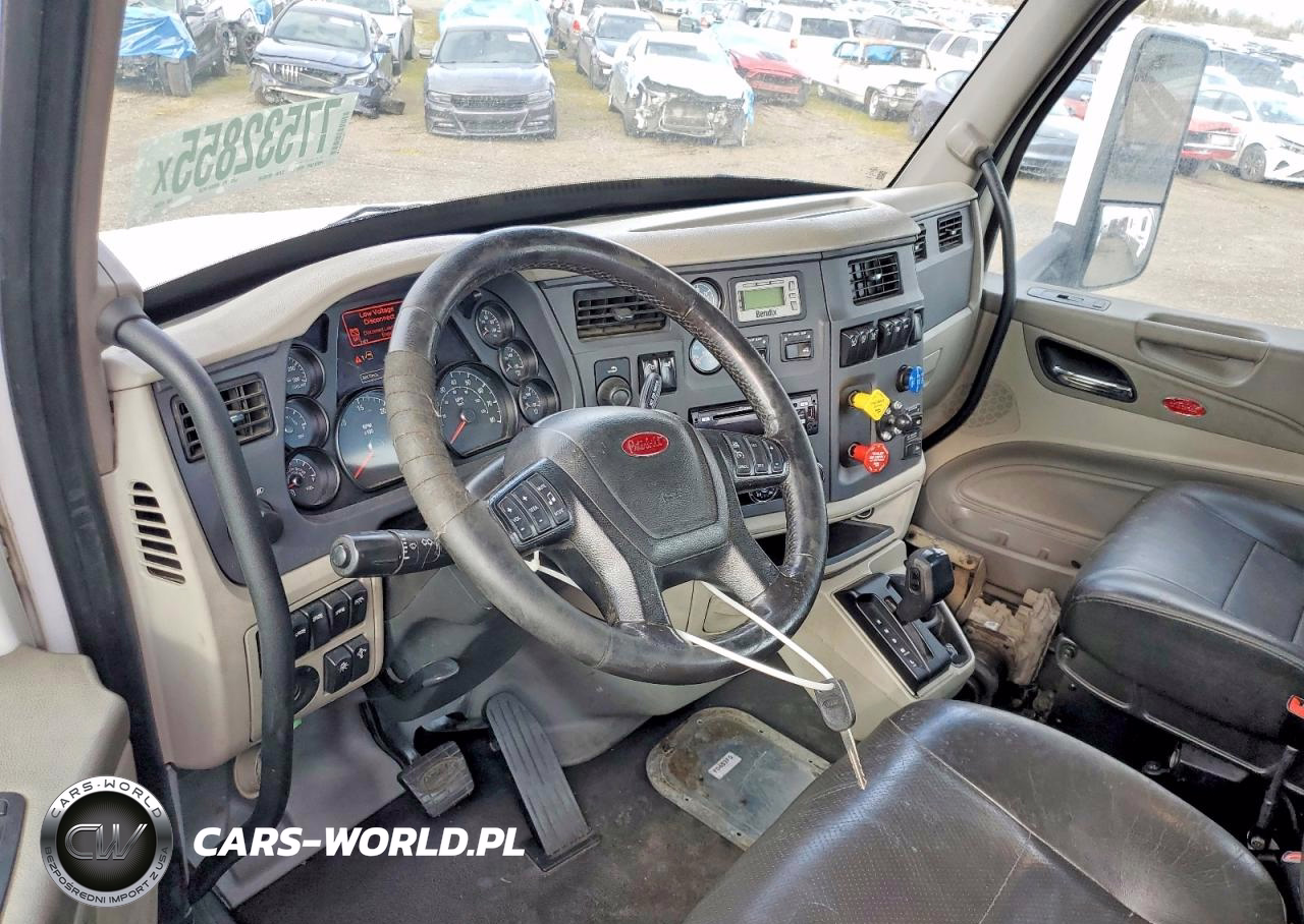 2018 Peterbilt 579 Semi Truck VIN:1XPBA48X6JD478334 - 5