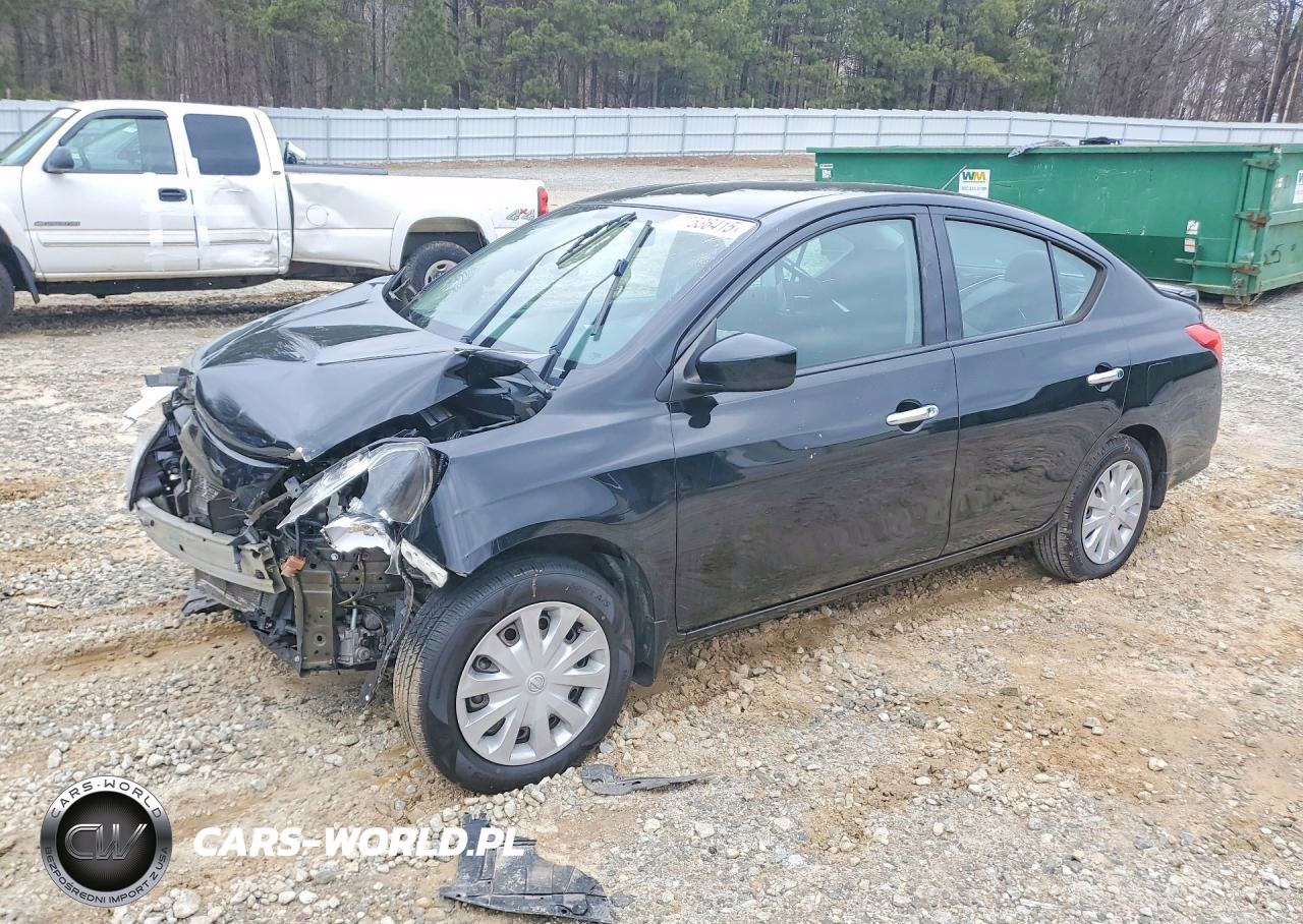2018 Nissan Versa Sv