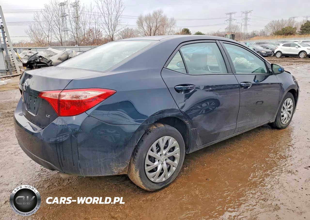 2019 Toyota Corolla Le VIN:2T1BURHE0KC221706 - 3