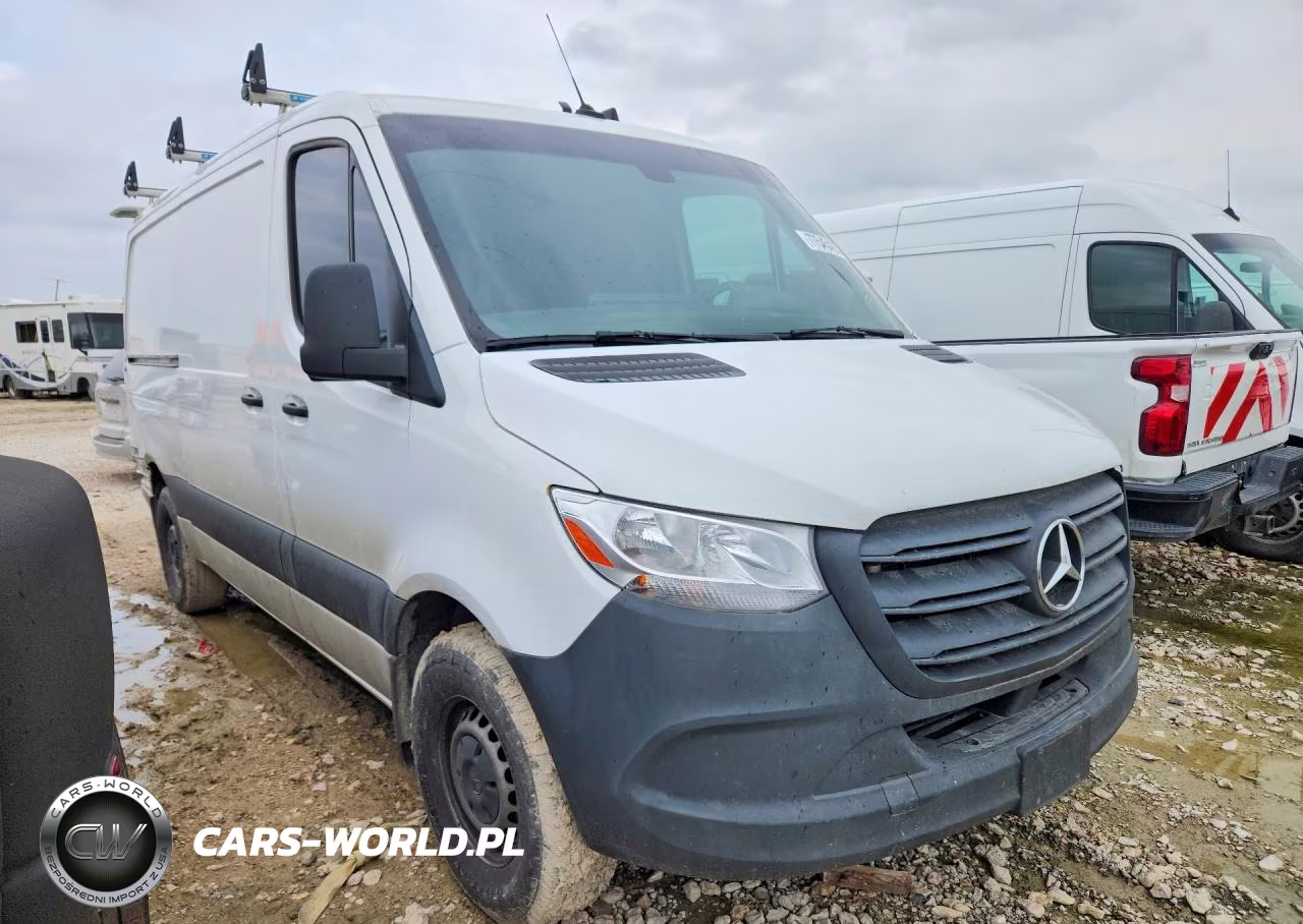 2023 Mercedes Benz Sprinter 2500 VIN:W1W40BHYXPT158656 - 4