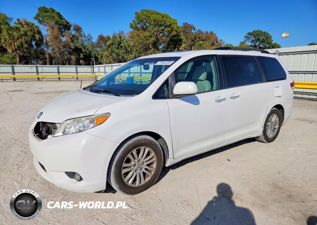 2013 Toyota Sienna Xle 8-Passenger