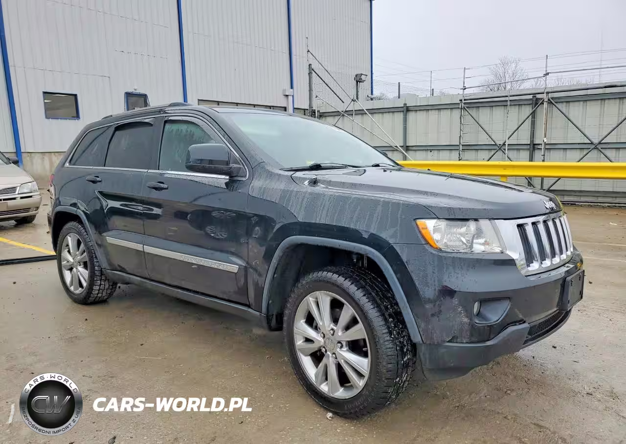 2013 Jeep Grand Cherokee Laredo VIN:1C4RJFAG0DC629877 - 4