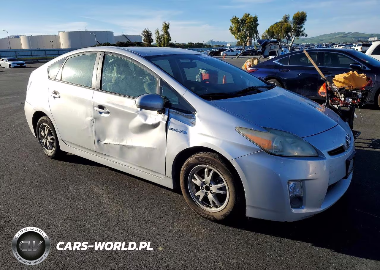 2011 Toyota Prius VIN:JTDKN3DU5B5335592 - 4