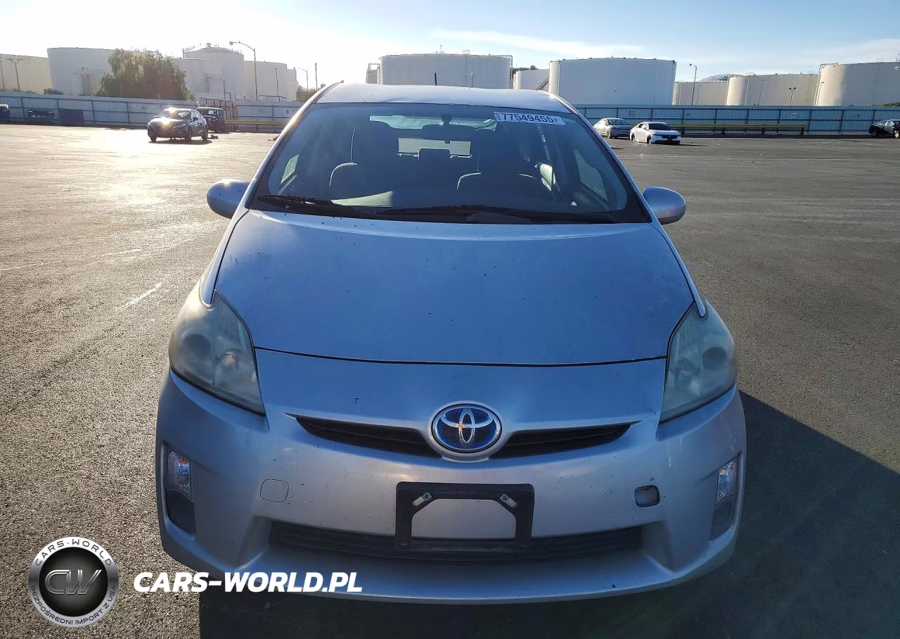 2011 Toyota Prius VIN:JTDKN3DU5B5335592 - 5