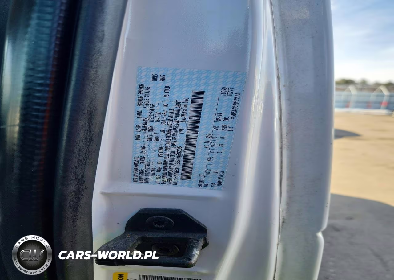 2008 Ford Econoline E350 Super Duty Wagon VIN:1FBNE31L68DA58205 - 13
