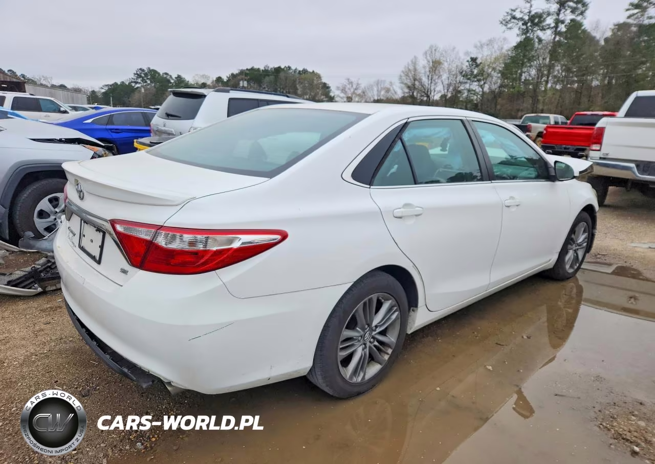 2017 Toyota Camry Le VIN:4T1BF1FK0HU273347 - 3
