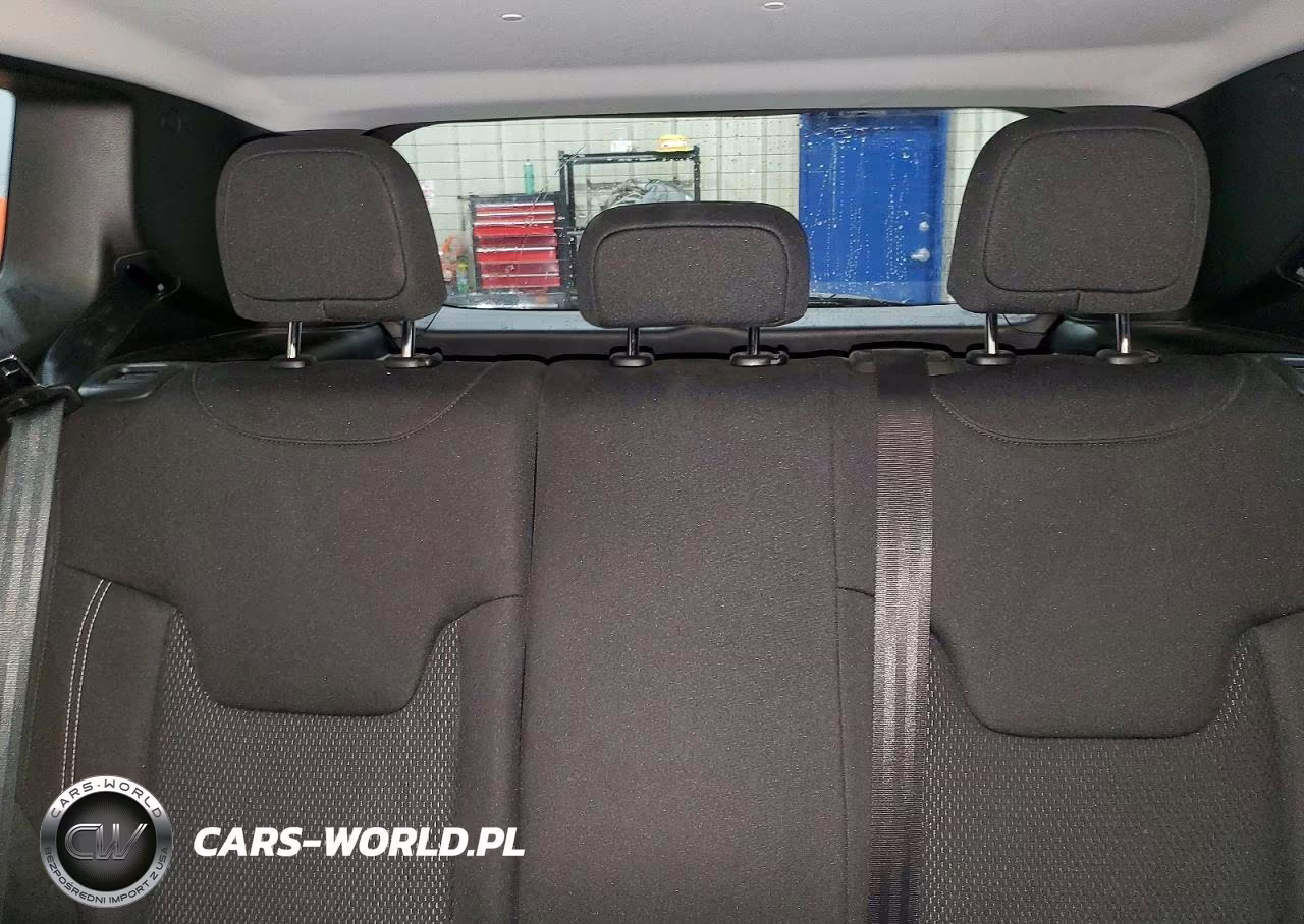 2023 Jeep Renegade Altitude VIN:ZACNJDE1XPPP44069 - 10