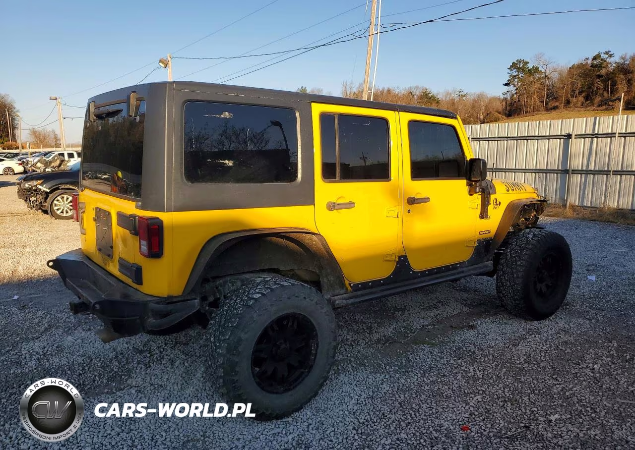 2015 Jeep Wrangler Unlimited Sport VIN:1C4BJWDG0FL553321 - 3