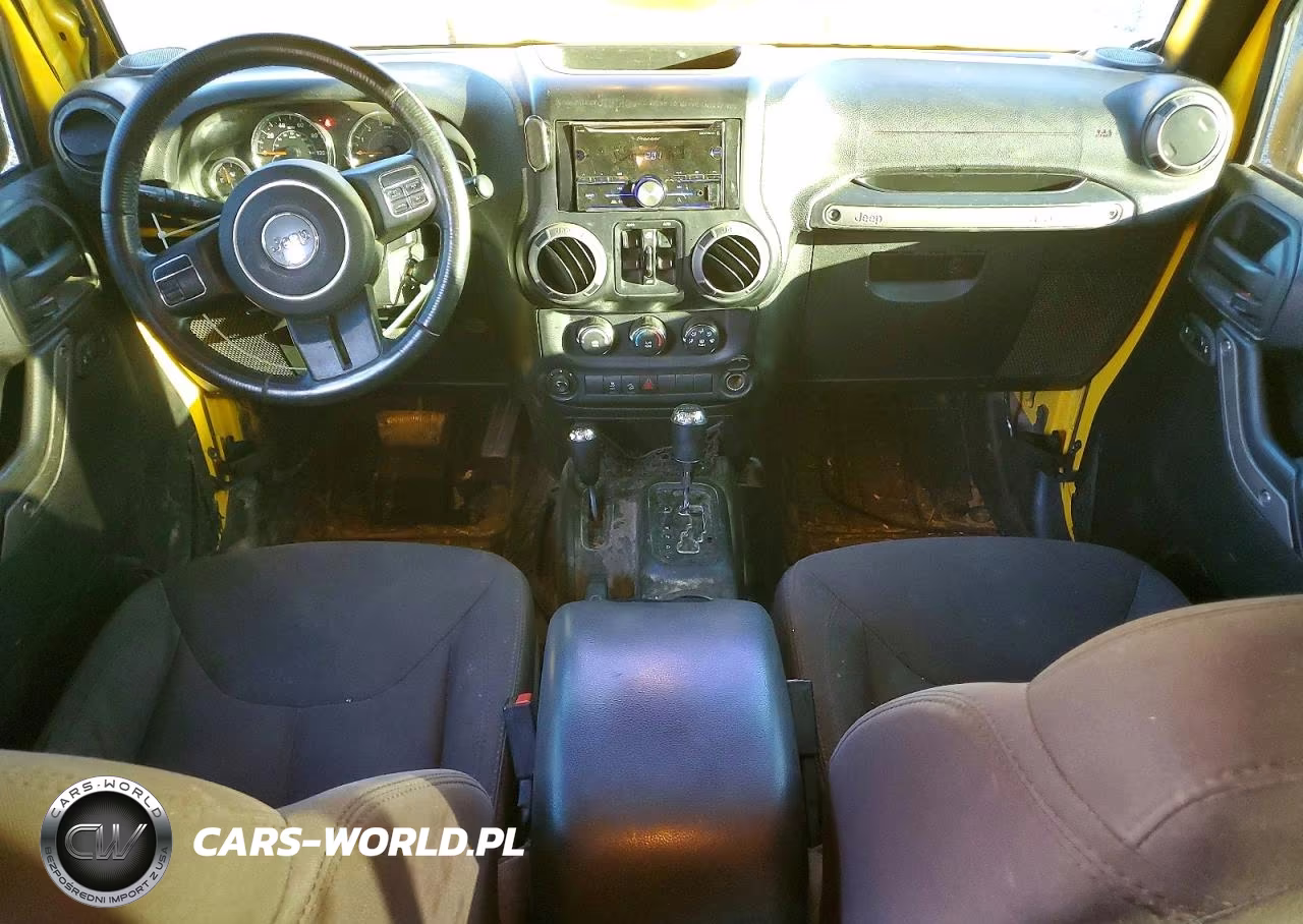 2015 Jeep Wrangler Unlimited Sport VIN:1C4BJWDG0FL553321 - 8