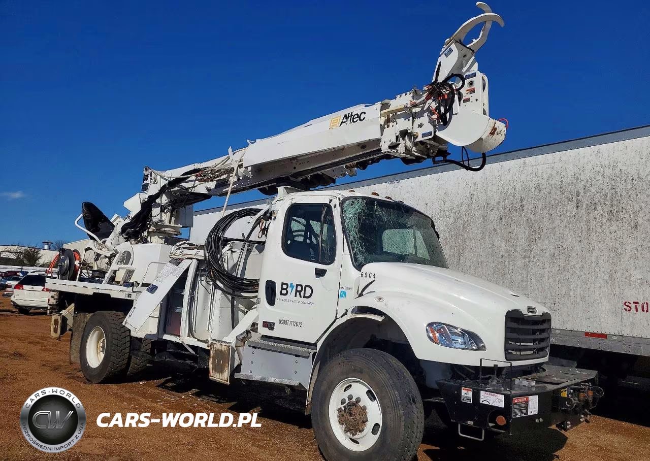 2025 Freightliner Business Class M2 Digger Derrick Truck