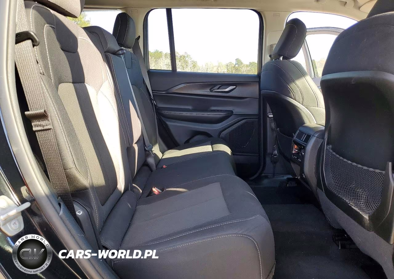 2023 Jeep Grand Cherokee Laredo VIN:1C4RJHAG4PC585835 - 11