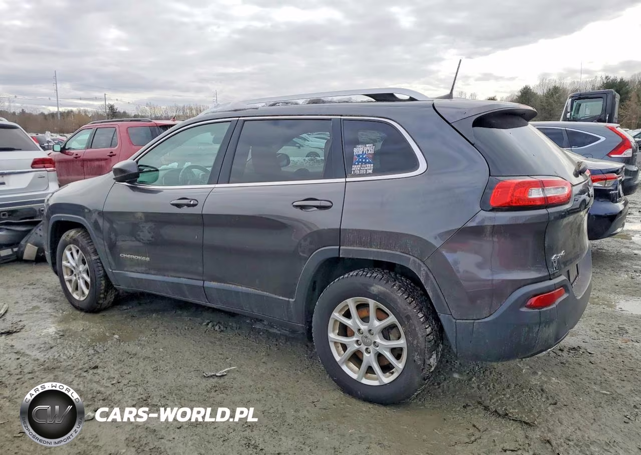 2017 Jeep Cherokee Latitude VIN:1C4PJMCS1HW563213 - 2