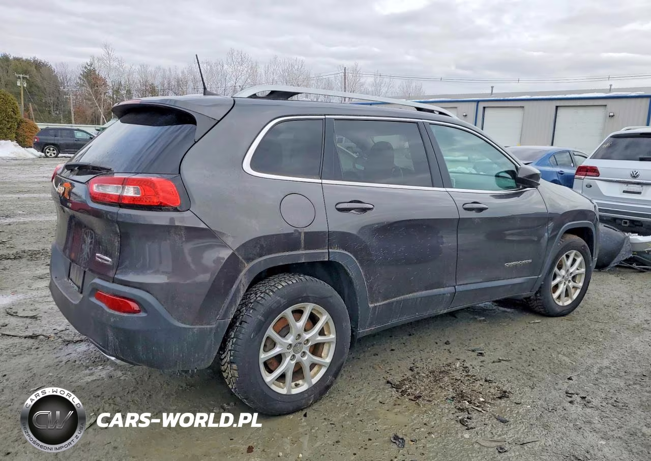 2017 Jeep Cherokee Latitude VIN:1C4PJMCS1HW563213 - 3