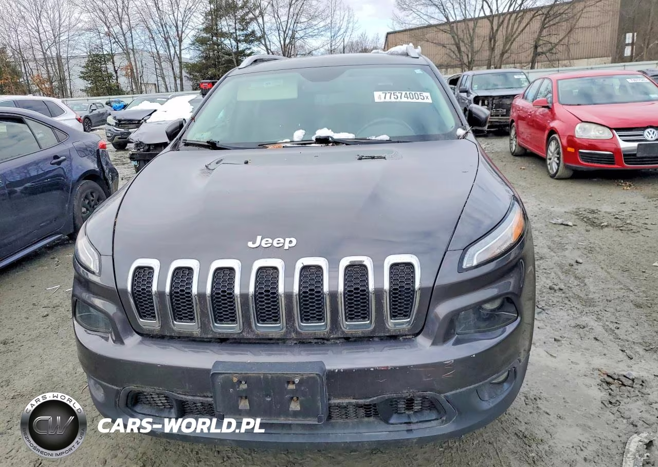 2017 Jeep Cherokee Latitude VIN:1C4PJMCS1HW563213 - 5