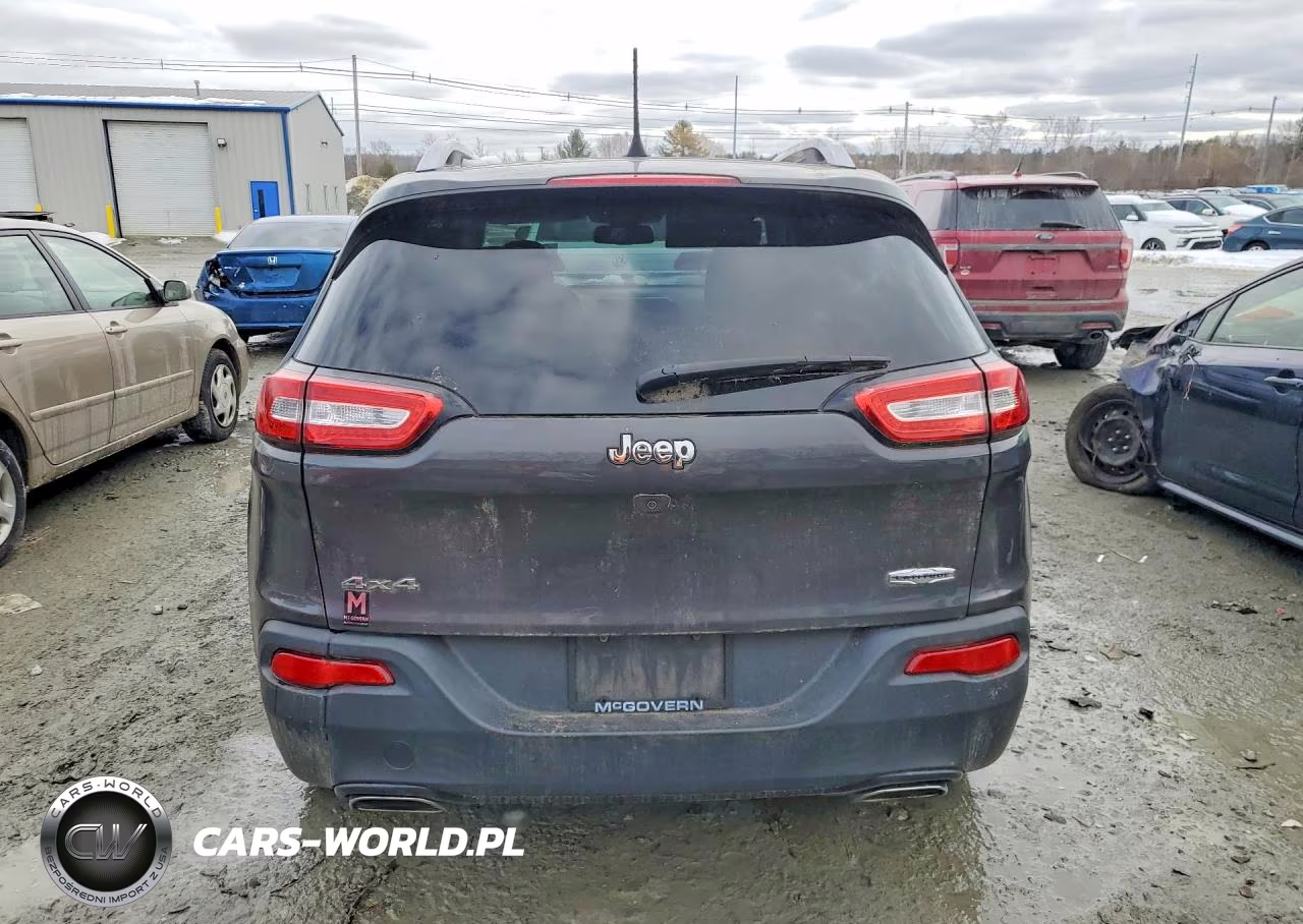 2017 Jeep Cherokee Latitude VIN:1C4PJMCS1HW563213 - 6