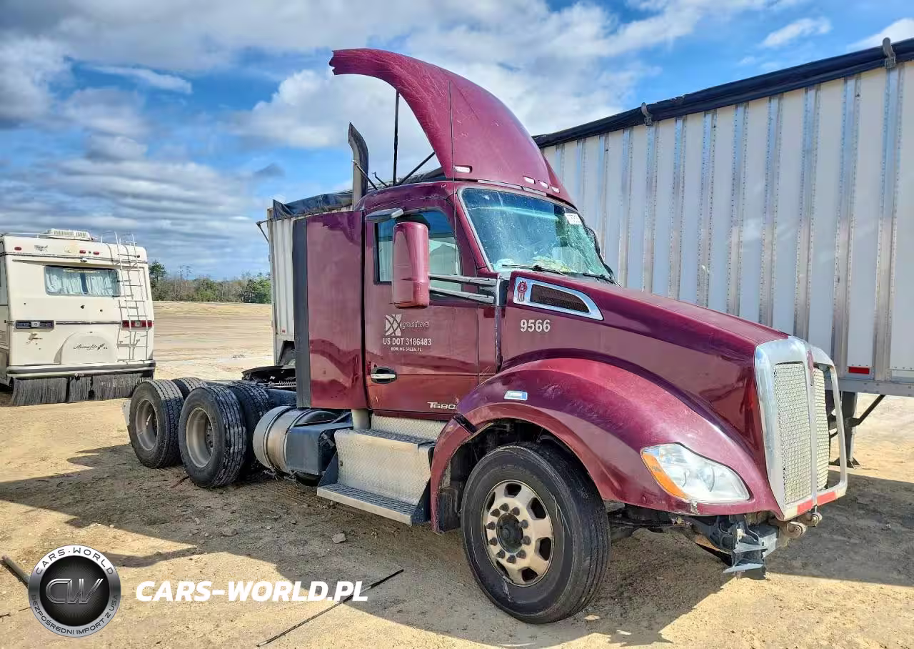 2016 Kenworth T680 Semi Truck