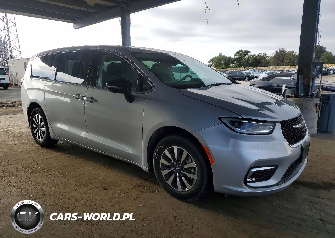 2024 Chrysler Pacifica Hybrid Select VIN:2C4RC1S77RR126924 - 4
