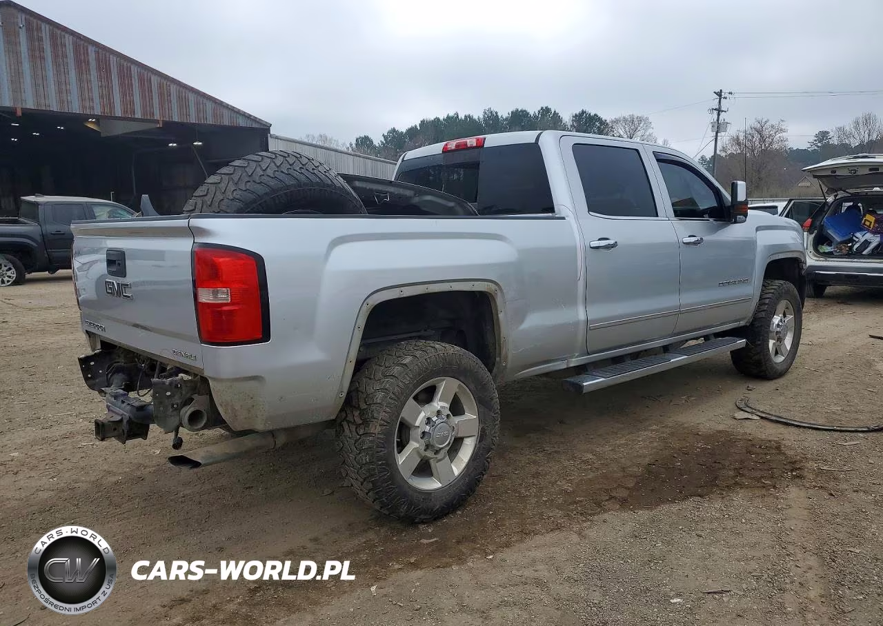 2017 GMC Sierra K2500 Denali VIN:1GT12UEY7HF236769 - 3