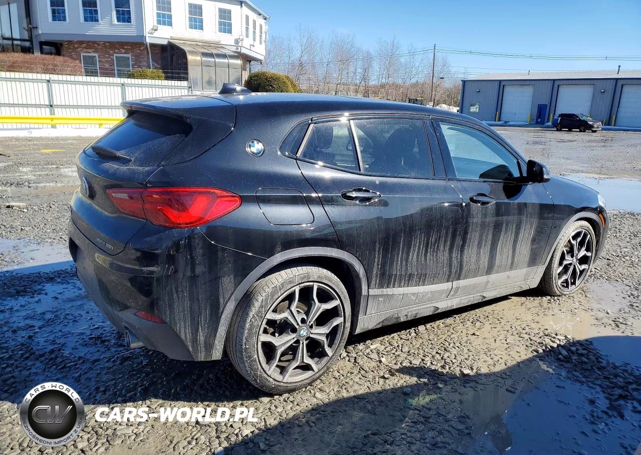 2018 BMW X2 xDrive28I VIN:WBXYJ5C3XJEF79625 - 3